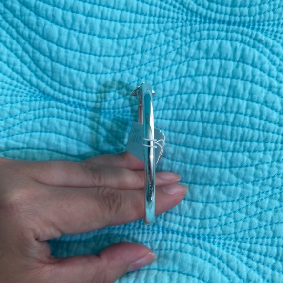 Trifari flower stretch bangle - Picture 6 of 8